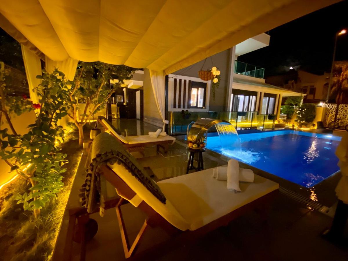 באלאק Villa Annabell1 With Swimming Pool And Jacuzzi, 3 Floors מראה חיצוני תמונה