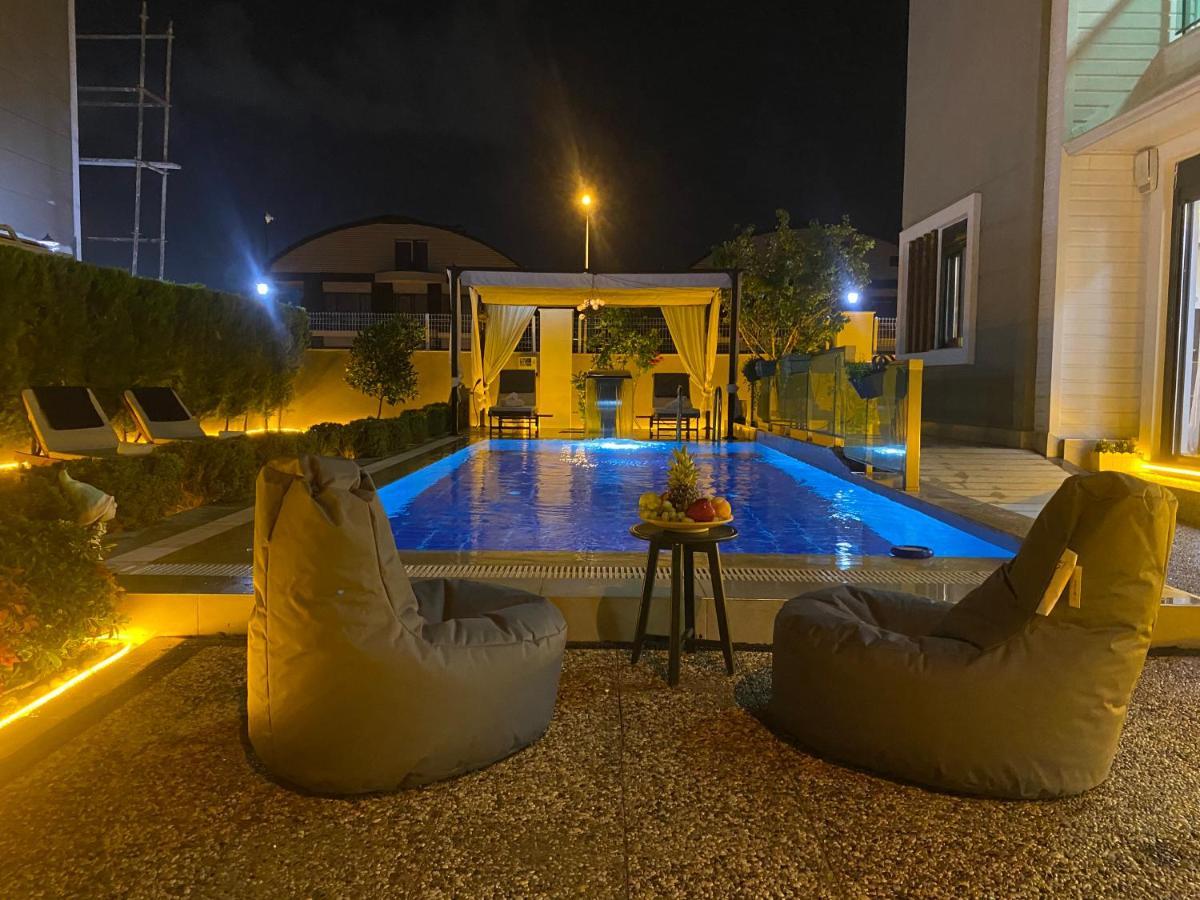 באלאק Villa Annabell1 With Swimming Pool And Jacuzzi, 3 Floors מראה חיצוני תמונה