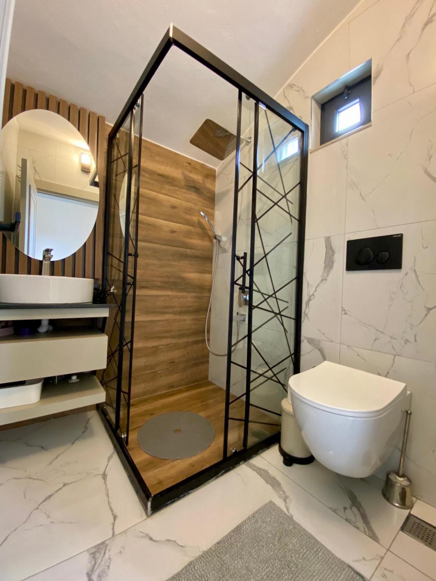 באלאק Villa Annabell1 With Swimming Pool And Jacuzzi, 3 Floors מראה חיצוני תמונה