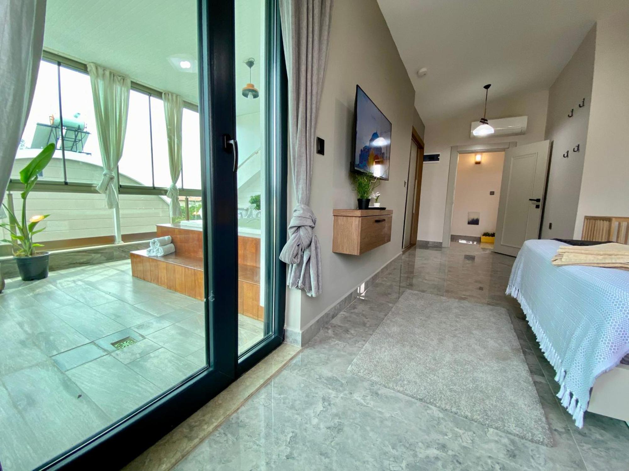 באלאק Villa Annabell1 With Swimming Pool And Jacuzzi, 3 Floors מראה חיצוני תמונה