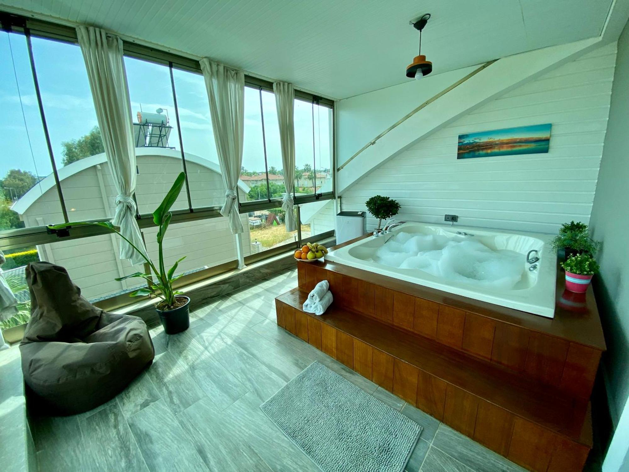 באלאק Villa Annabell1 With Swimming Pool And Jacuzzi, 3 Floors מראה חיצוני תמונה