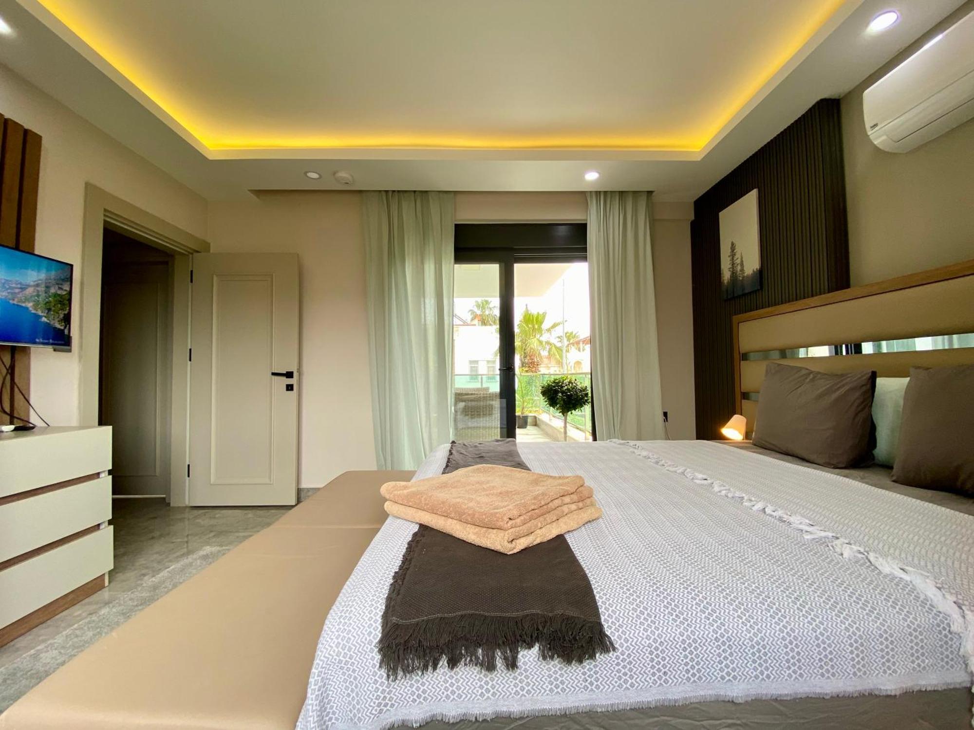 באלאק Villa Annabell1 With Swimming Pool And Jacuzzi, 3 Floors מראה חיצוני תמונה
