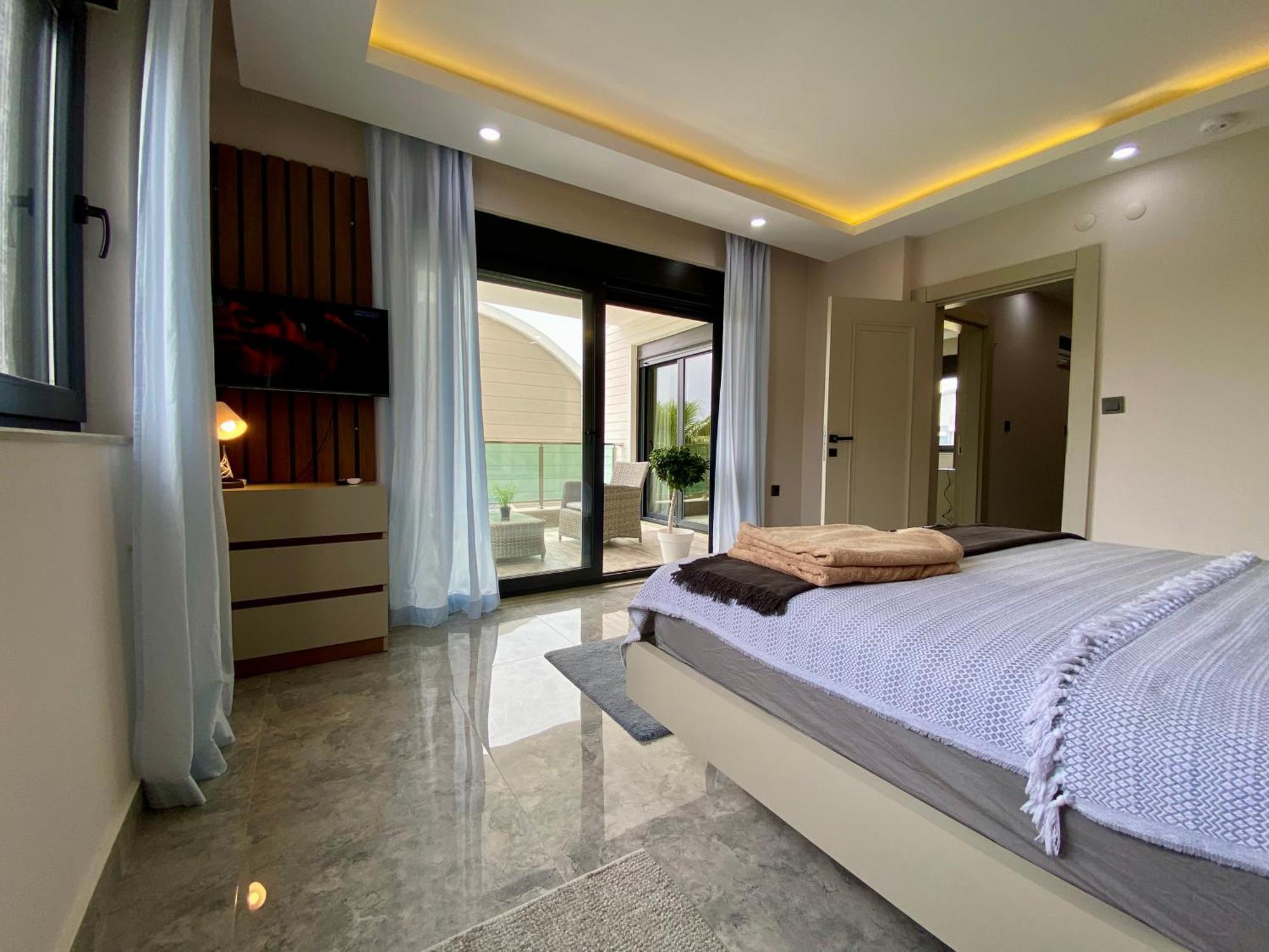 באלאק Villa Annabell1 With Swimming Pool And Jacuzzi, 3 Floors מראה חיצוני תמונה