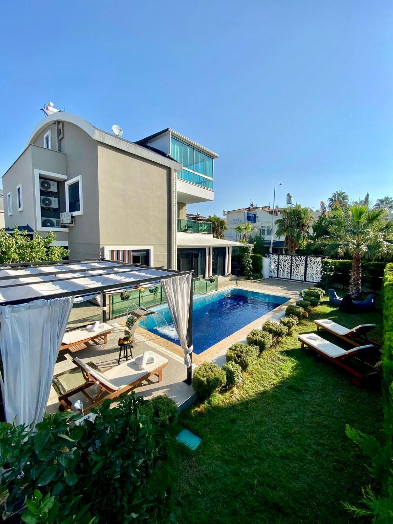 באלאק Villa Annabell1 With Swimming Pool And Jacuzzi, 3 Floors מראה חיצוני תמונה
